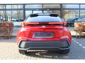 Toyota C-HR thumbnail 8