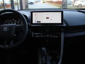 Toyota C-HR 1.8 Hybrid 140 First Edition Bi-Tone thumbnail 11