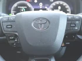 Toyota C-HR 1.8 Hybrid 140 First Edition Bi-Tone thumbnail 12