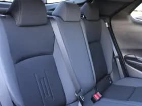 Toyota C-HR 1.8 Hybrid 140 First Edition Bi-Tone thumbnail 16