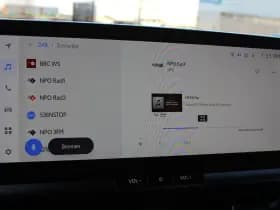 Toyota C-HR 1.8 Hybrid 140 First Edition Bi-Tone thumbnail 23