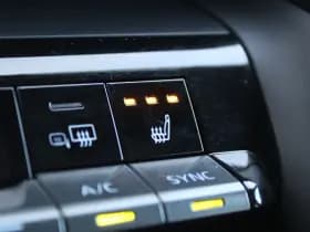 Toyota C-HR 1.8 Hybrid 140 First Edition Bi-Tone thumbnail 26