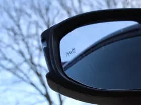 Toyota C-HR 1.8 Hybrid 140 First Edition Bi-Tone thumbnail 4