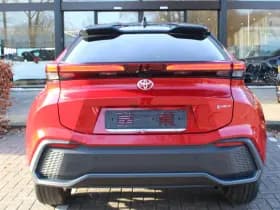 Toyota C-HR 1.8 Hybrid 140 First Edition Bi-Tone thumbnail 8