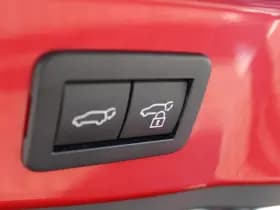 Toyota C-HR 1.8 Hybrid 140 First Edition Bi-Tone thumbnail 10