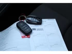 Toyota C-HR thumbnail 30