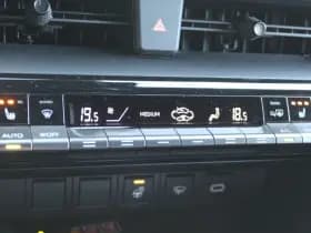 Toyota C-HR 1.8 Hybrid 140 First Edition thumbnail 21