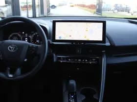 Toyota C-HR 1.8 Hybrid 140 First Edition thumbnail 4