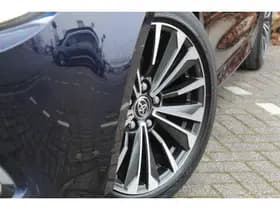 Toyota Corolla thumbnail 4