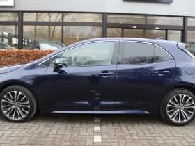 Toyota Corolla 1.8 Hybrid First Edition thumbnail 2