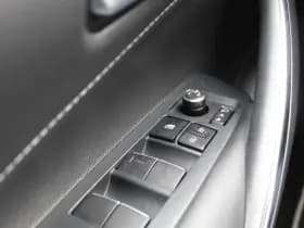 Toyota Corolla 1.8 Hybrid First Edition thumbnail 11