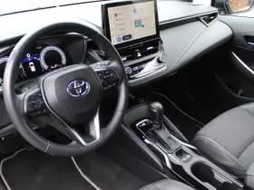 Toyota Corolla 1.8 Hybrid First Edition thumbnail 3