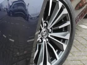 Toyota Corolla 1.8 Hybrid First Edition thumbnail 4