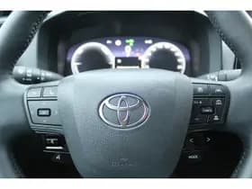 Toyota C-HR 1.8 Hybrid 140 First Edition thumbnail 9