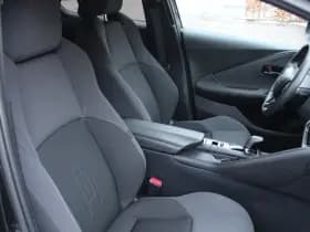 Toyota C-HR 1.8 Hybrid 140 First Edition thumbnail 13