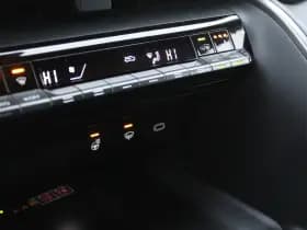 Toyota C-HR 1.8 Hybrid 140 First Edition thumbnail 19