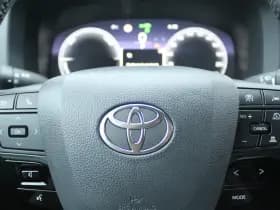 Toyota C-HR 1.8 Hybrid 140 First Edition thumbnail 9