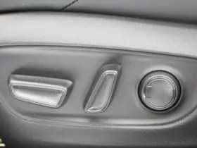 Toyota RAV4 2.5 Hybrid AWD Bi-Tone thumbnail 24