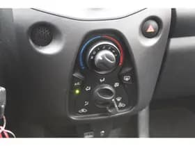 Toyota Aygo thumbnail 4