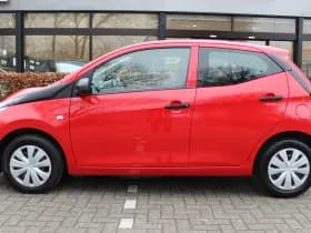 Toyota Aygo 1.0 VVT-i x-Fun 5-deurs thumbnail 2