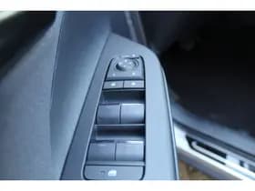 Toyota C-HR thumbnail 22