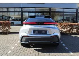 Toyota C-HR thumbnail 9
