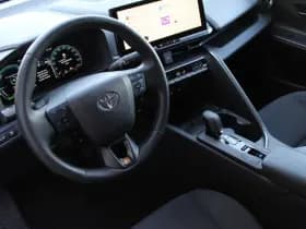 Toyota C-HR 1.8 Hybrid 140 First Edition Bi-Tone thumbnail 2