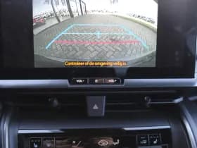 Toyota C-HR 1.8 Hybrid 140 First Edition Bi-Tone thumbnail 12