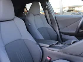 Toyota C-HR 1.8 Hybrid 140 First Edition Bi-Tone thumbnail 19