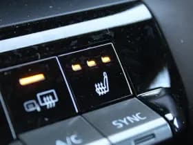 Toyota C-HR 1.8 Hybrid 140 First Edition Bi-Tone thumbnail 26