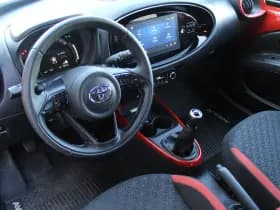 Toyota Aygo X 1.0 VVT-i MT Envy thumbnail 2