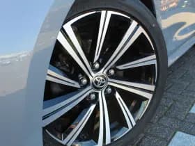 Toyota Corolla Touring Sports 1.8 Hybrid Dynamic Bi-Tone thumbnail 4