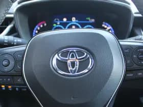 Toyota Corolla Touring Sports 1.8 Hybrid Dynamic Bi-Tone thumbnail 6