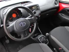 Toyota Aygo 1.0 VVT-i x-now thumbnail 2
