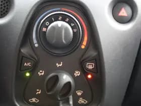 Toyota Aygo 1.0 VVT-i x-now thumbnail 18