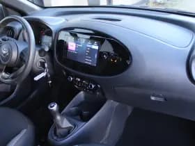 Toyota Aygo X 1.0 VVT-i MT x-First thumbnail 13