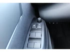 Toyota Yaris thumbnail 19