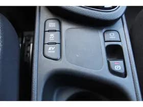 Toyota Yaris thumbnail 24