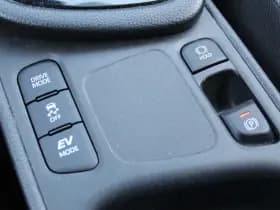 Toyota Yaris 1.5 Hybrid 115 First Edition Comfort Pack thumbnail 23