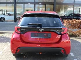 Toyota Yaris 1.5 Hybrid 115 First Edition Comfort Pack thumbnail 9