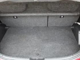 Toyota Yaris 1.5 Hybrid Premium thumbnail 11