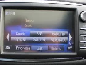 Toyota Yaris 1.5 Hybrid Premium thumbnail 14