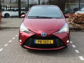 Toyota Yaris 1.5 Hybrid Premium thumbnail 3