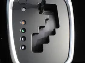 Toyota Yaris 1.5 Hybrid Premium thumbnail 23