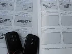 Toyota Yaris 1.5 Hybrid Premium thumbnail 30