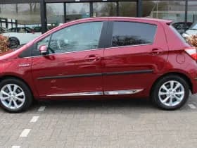 Toyota Yaris 1.5 Hybrid Premium thumbnail 5