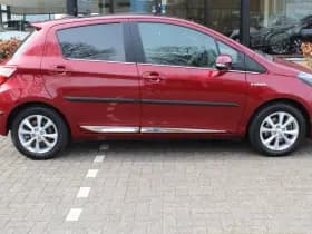 Toyota Yaris 1.5 Hybrid Premium thumbnail 8