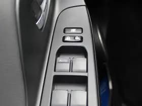 Toyota Yaris 1.5 Hybrid Premium thumbnail 9