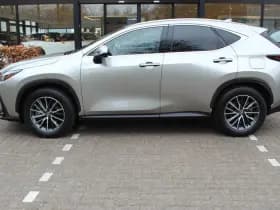 Lexus NX 450h+ AWD Luxury Line thumbnail 3