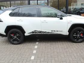 Toyota RAV4 2.5 Hybrid AWD Style Bi-Tone thumbnail 3